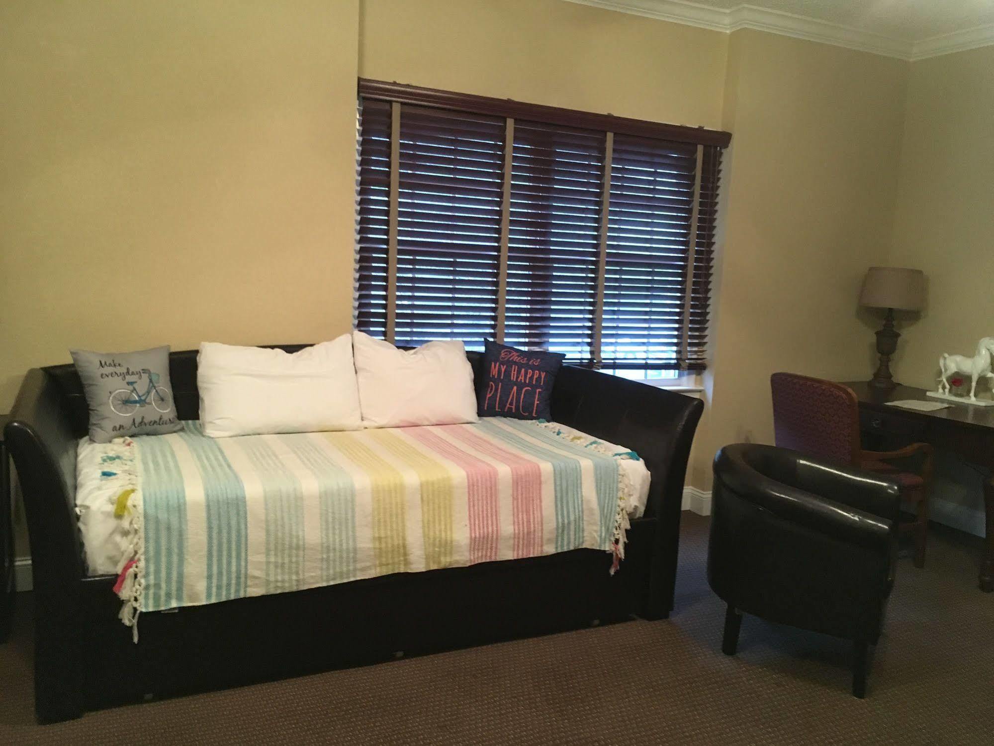 Hotel Colts Neck Inn Hotel 3*